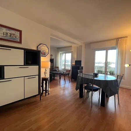 Studio Cosy Face A La Plage Avec Parking Prive A - Fr-1-239-858 Apartment