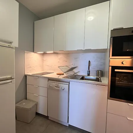 Studio Cosy Face A La Plage Avec Parking Prive A - Fr-1-239-858 Apartment Saint-Jean-de-Luz
